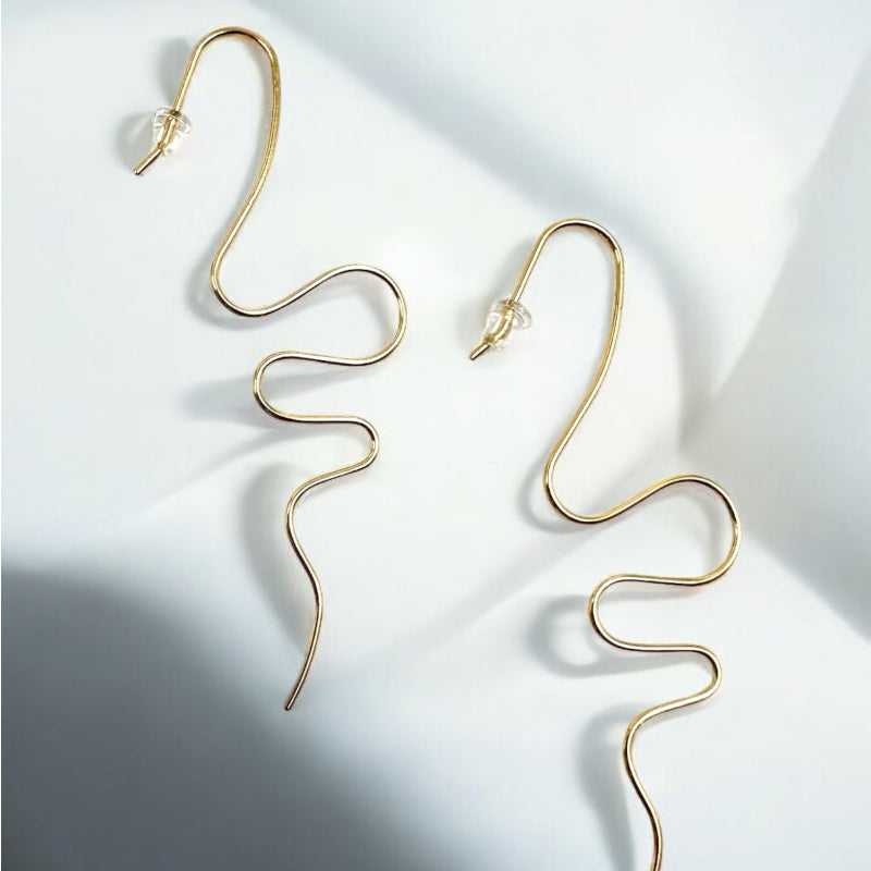 Wavy wire earrings