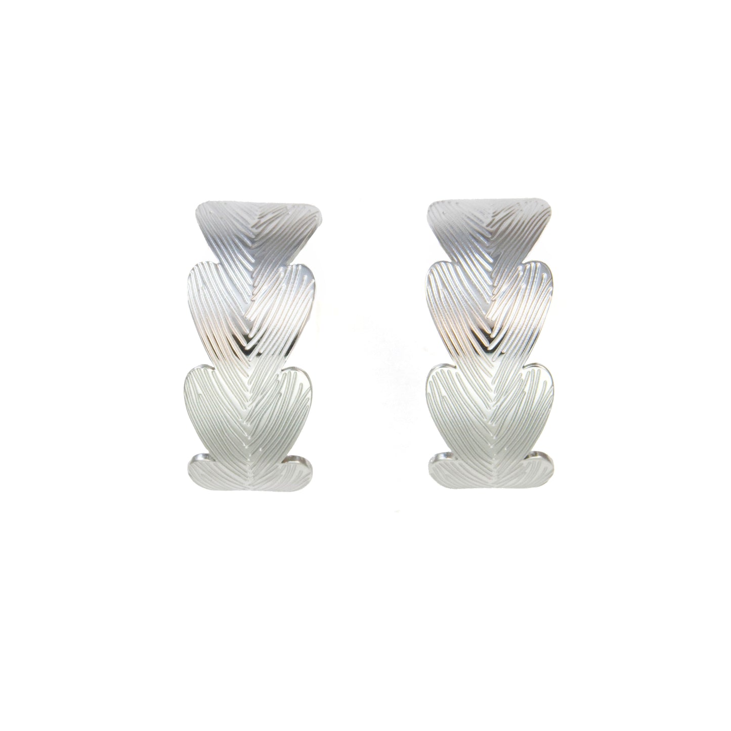 Textured wide heart hoops