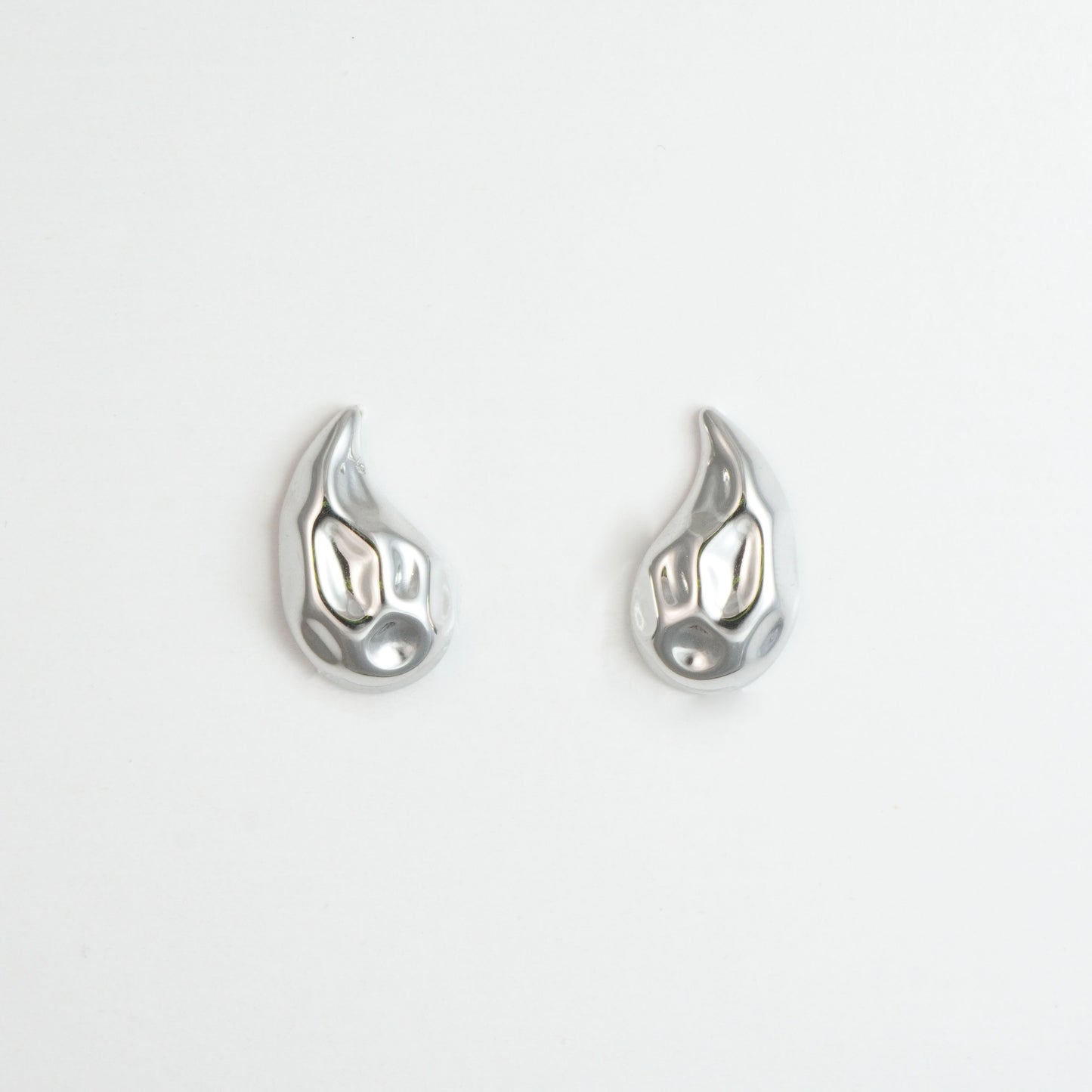 Drop earrings with pattern