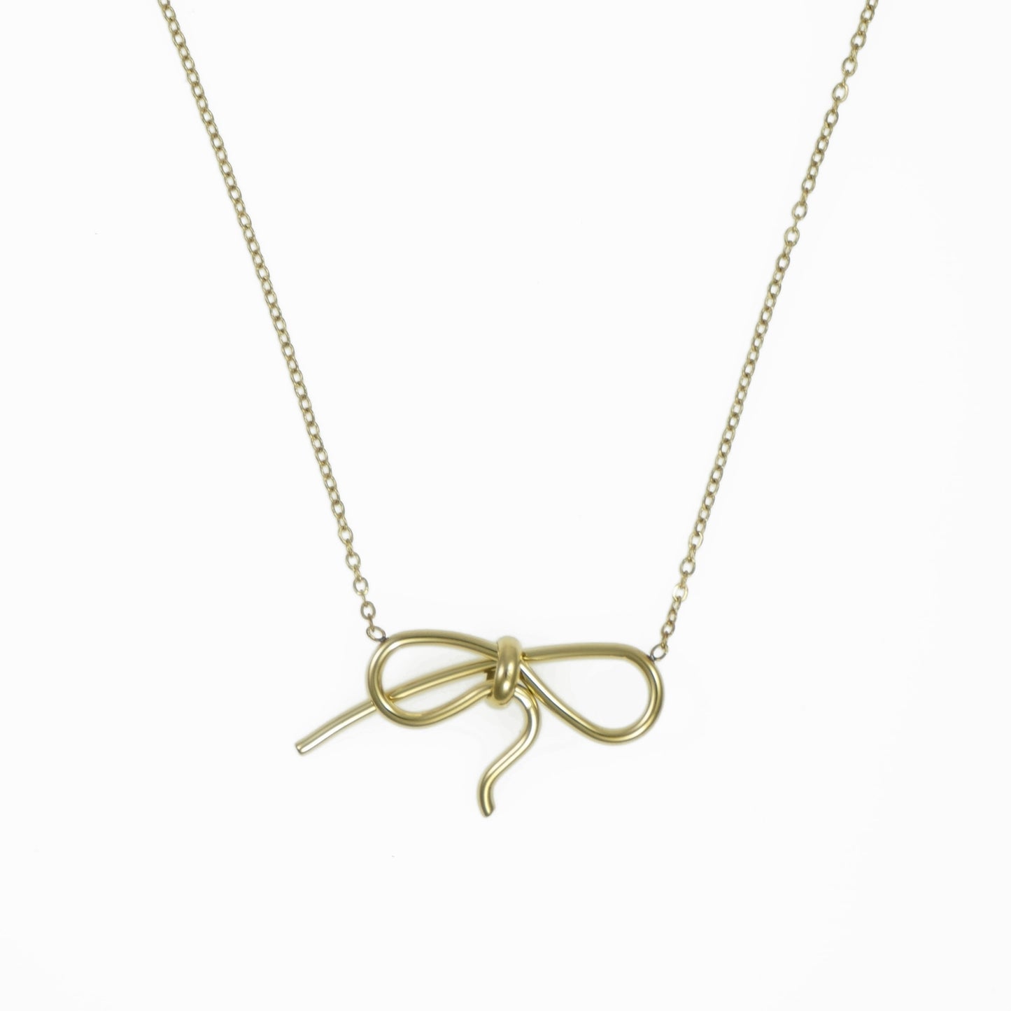 Elegant bow necklace