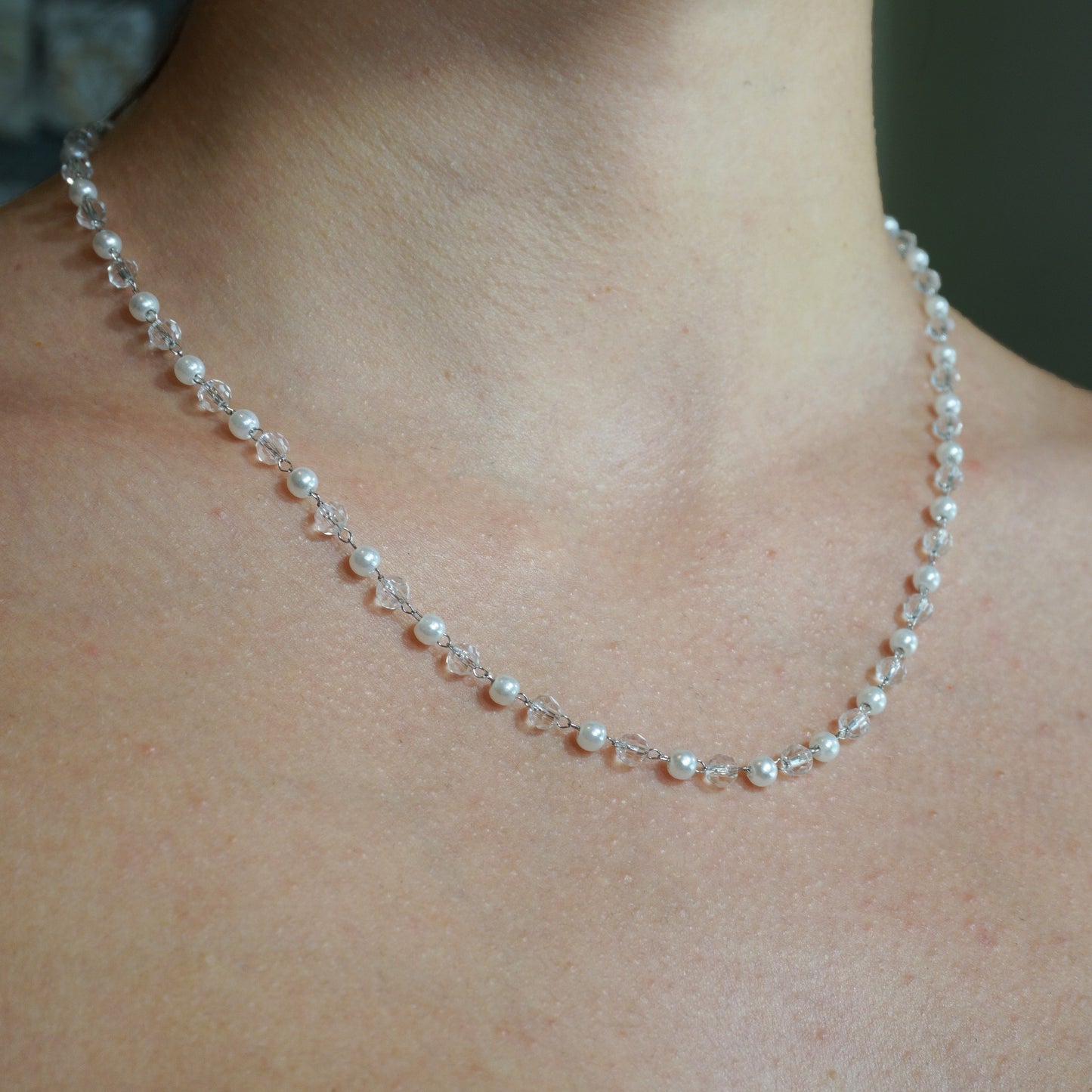 Alternating pearls and Crystals Necklace
