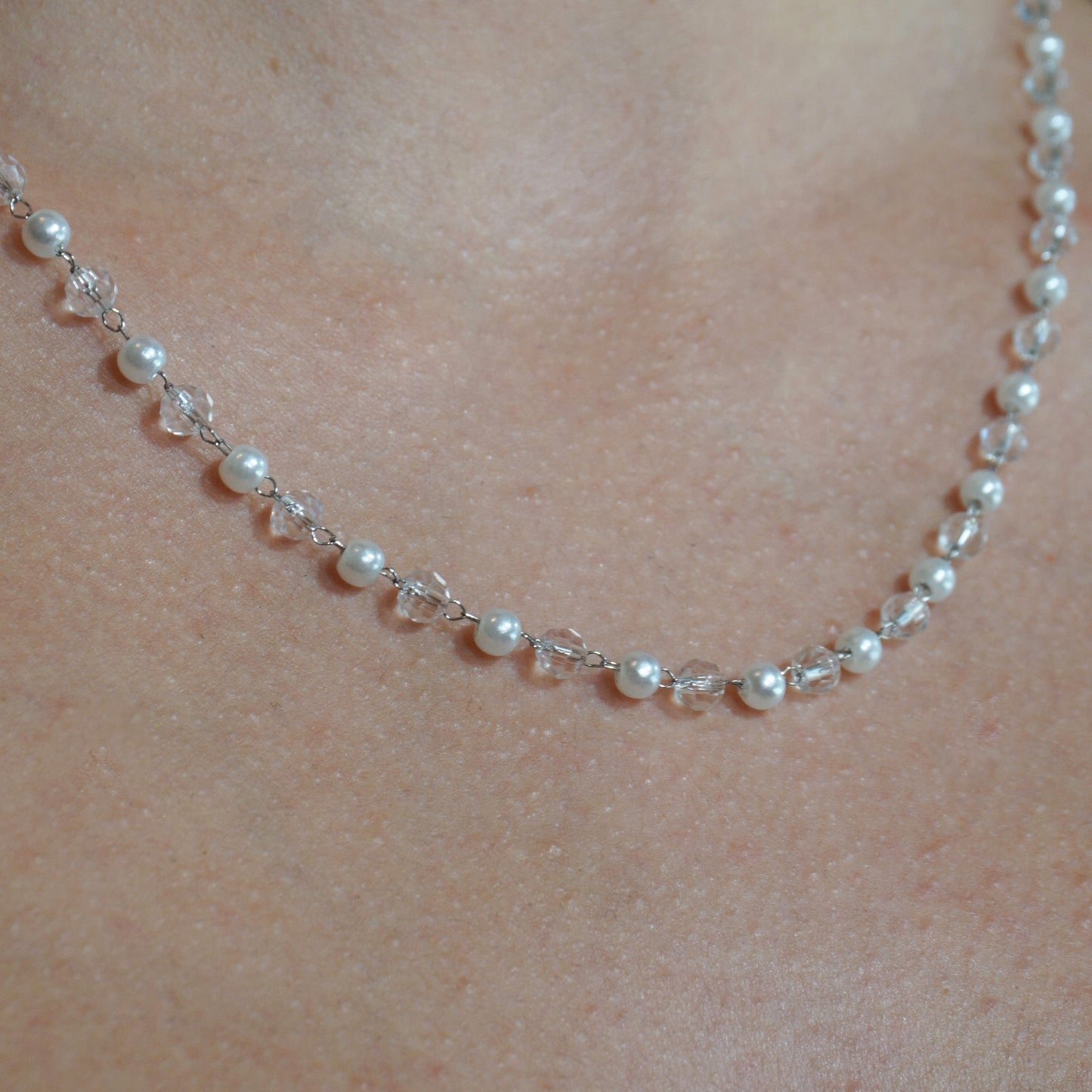Alternating pearls and Crystals Necklace
