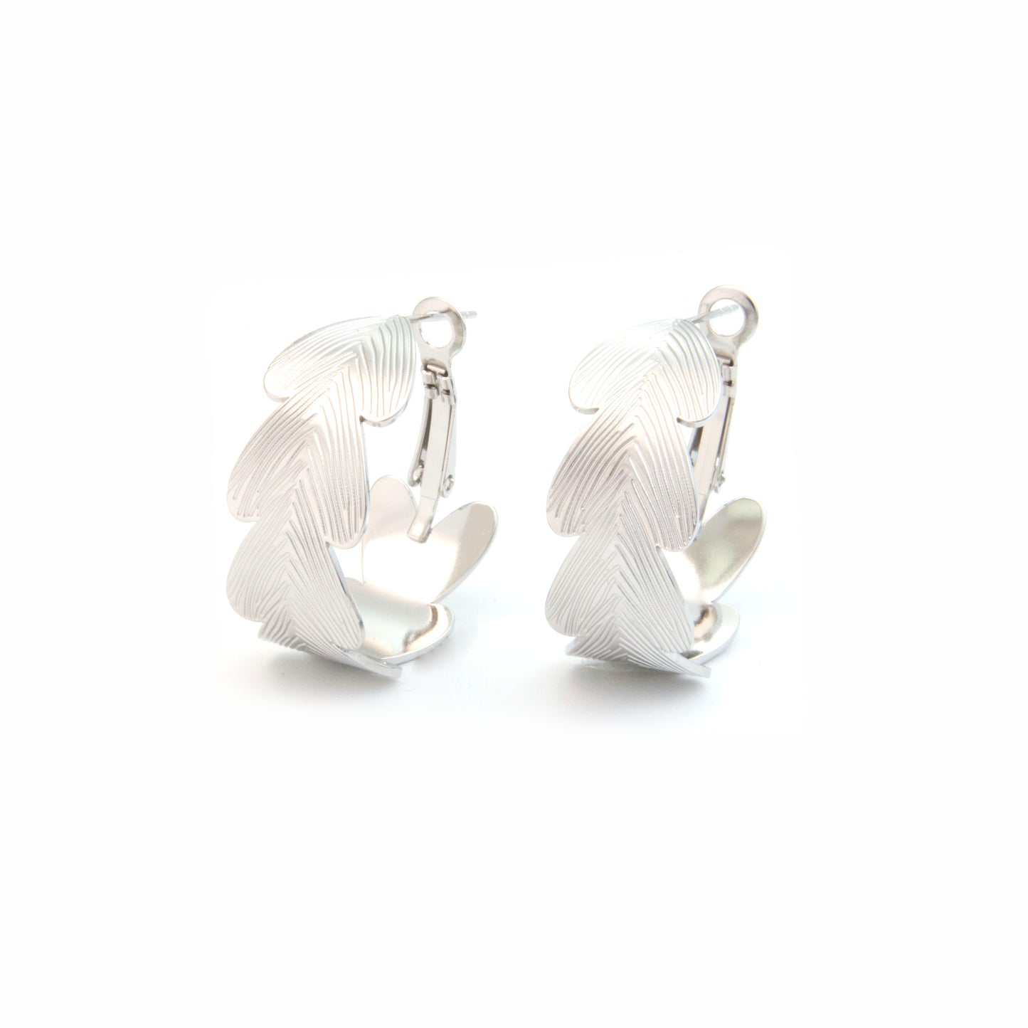 Textured wide heart hoops
