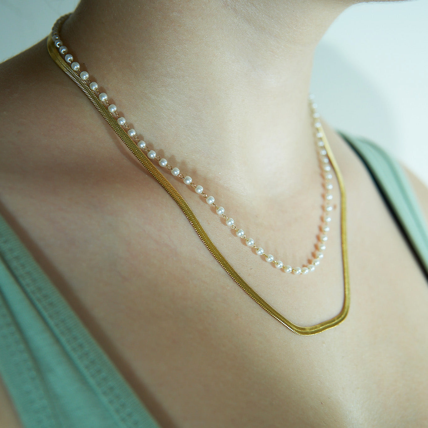 Snake chain with pearls