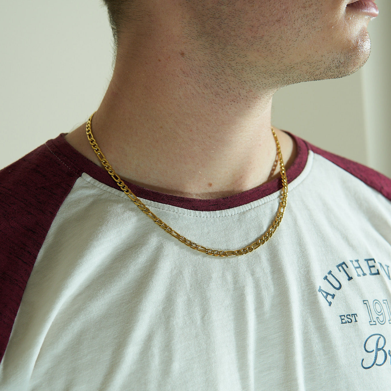 Small cuban chain with pattern