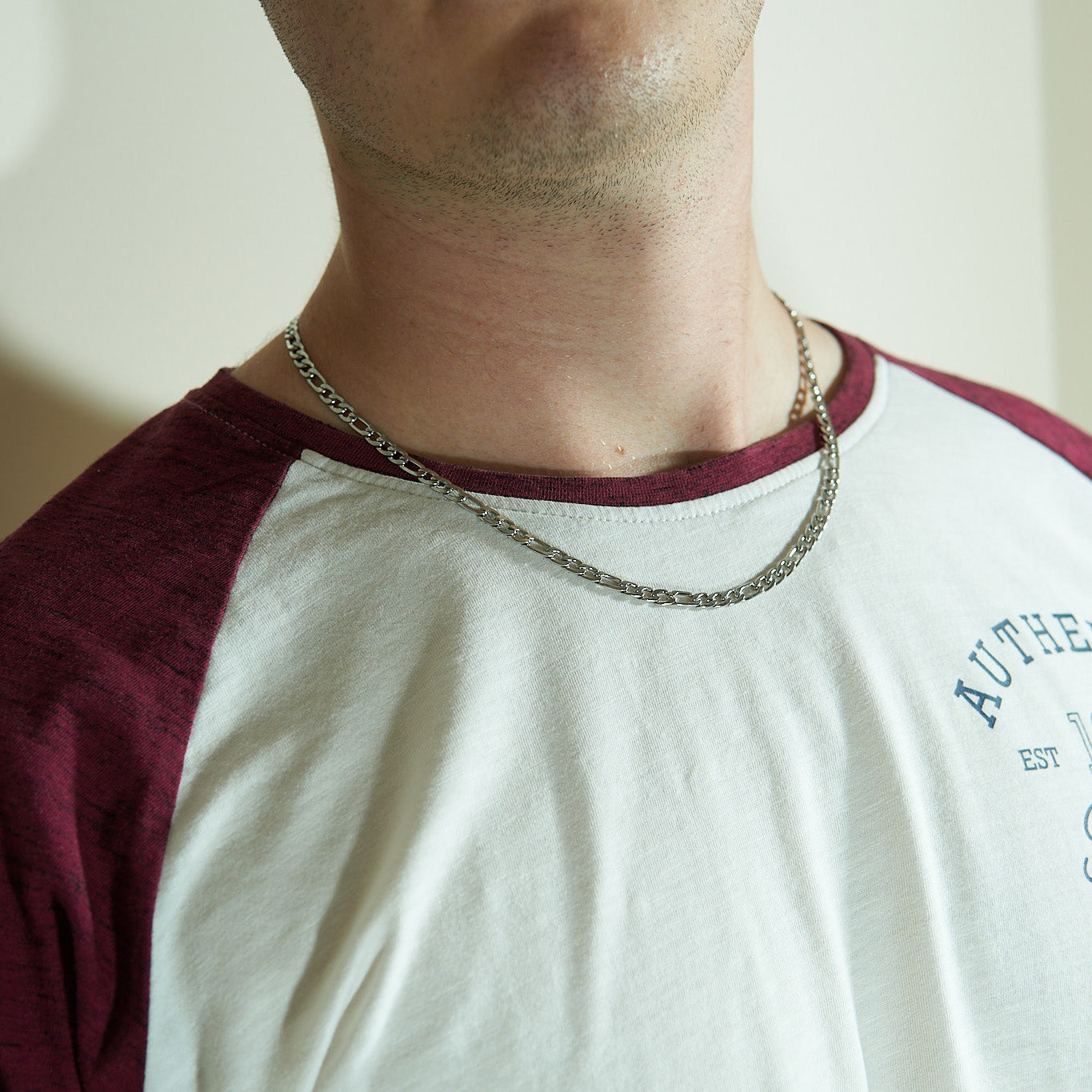 Small cuban chain with pattern