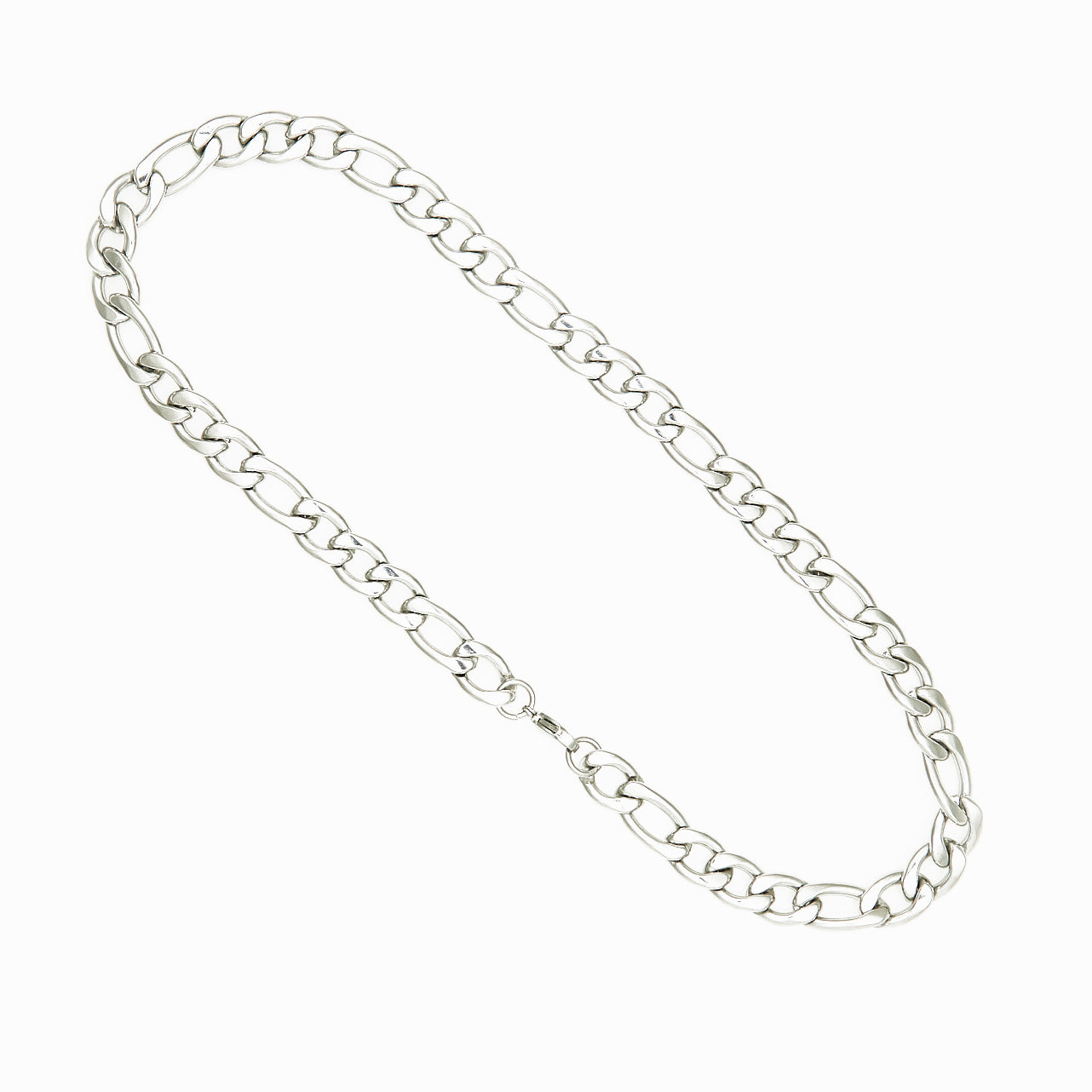 Large cuban chain with pattern