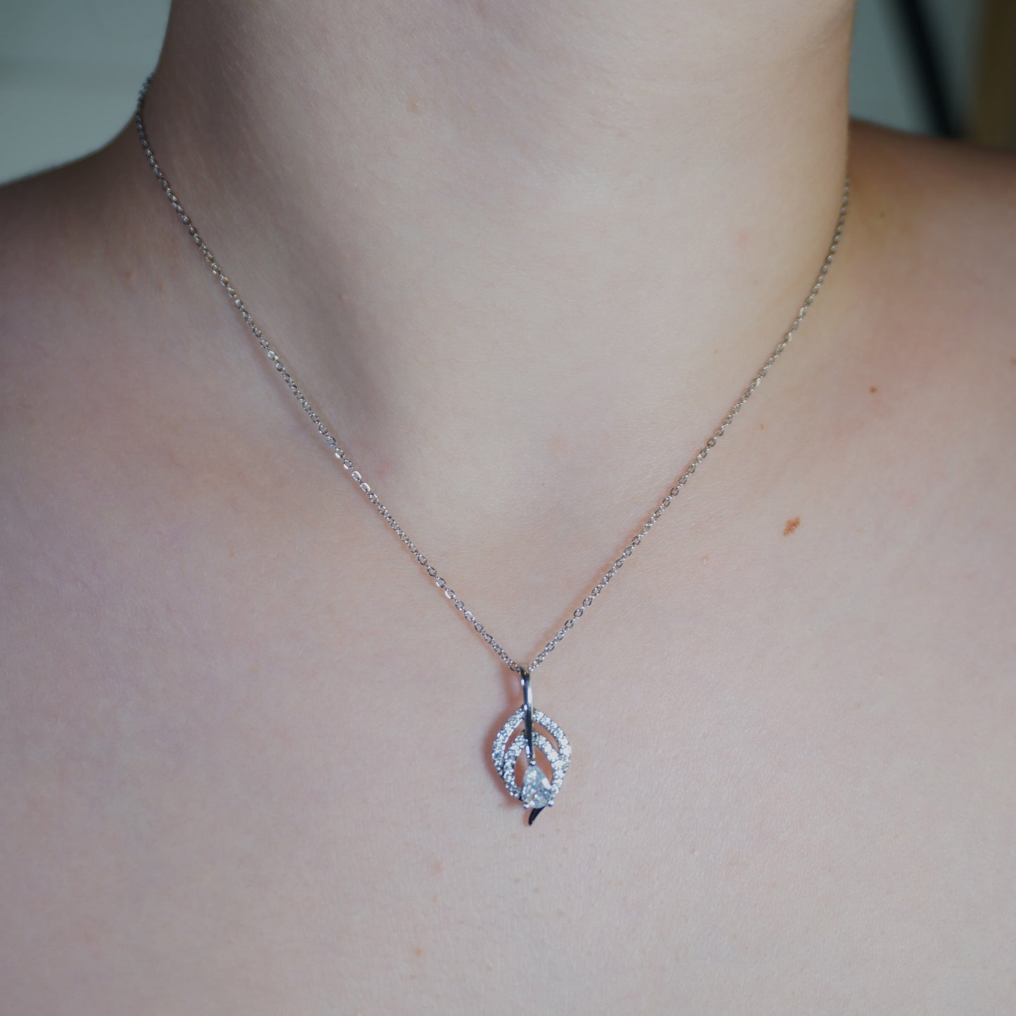 Leaf with rhinestones pendant