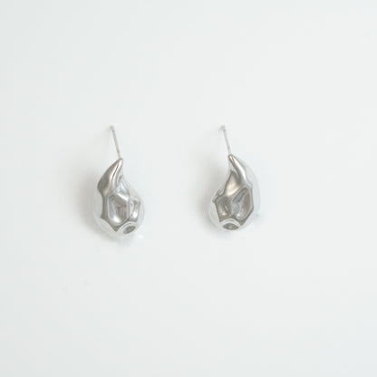Drop earrings with pattern